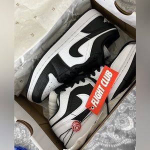 Air Jordan 1s low se homage